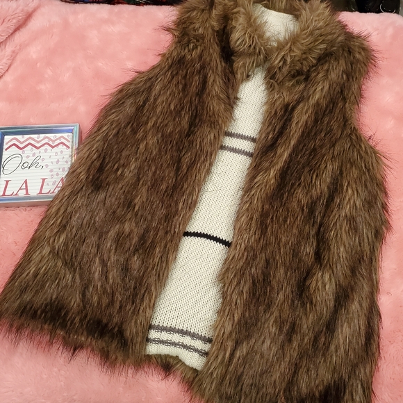 Jackets & Blazers - Reversible fur vest